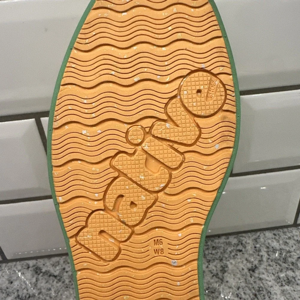 Native Howard Sugarlite Green float boat shoe Slip On Men 6 Womens 8 Beach Summe